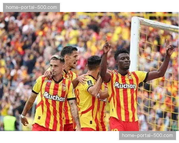 法甲战报:摩纳哥3-0大胜,442平行中场展现强大控制力 法甲战报:摩纳哥3-0大胜,442平行中场展现强大控制力