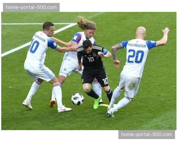 告别时刻：阿根廷站赛后，数位老将将头盔留在终点线旁，象征赛季暂别