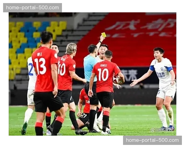 【2026年4月中超联赛·赛中·聚焦争议瞬间：VAR介入复核成都蓉城队点球判罚