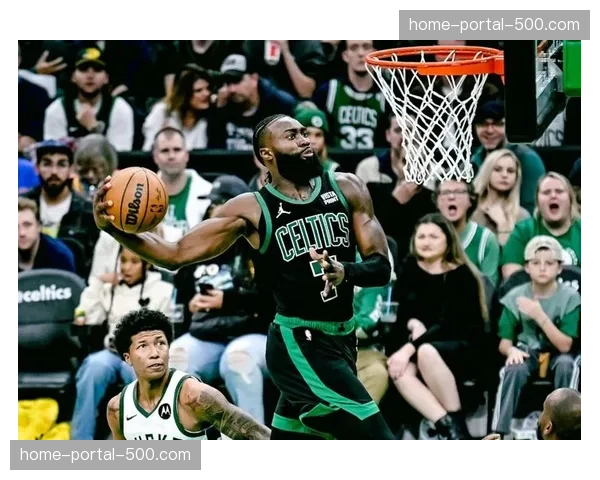 评论:绿军轮换阶段防守效率滑坡,或成季后赛潜在隐患 评论:绿军轮换阶段防守效率滑坡,或成季后赛潜在隐患